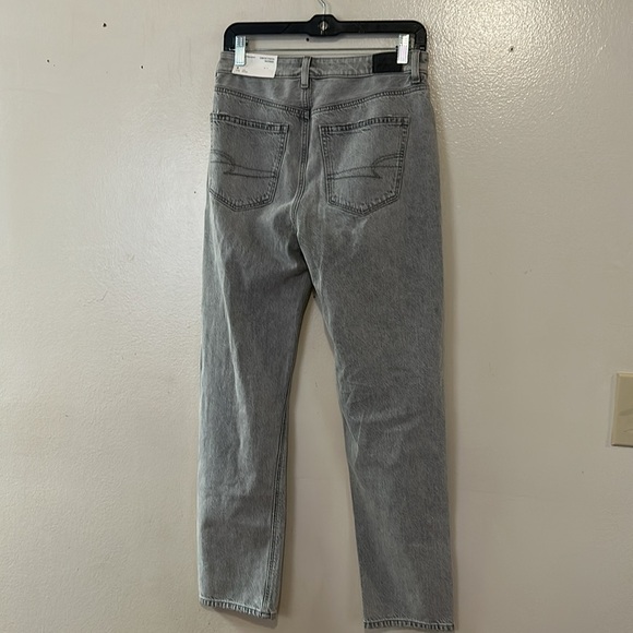 NWT American Eagle Gray Distressed Straignt Mom High Rise Jeans SZ 4 - Picture 5 of 13